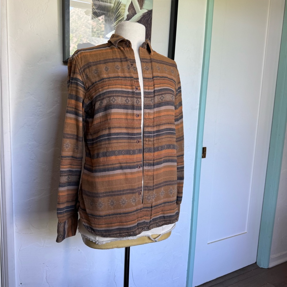 Sun & Stone flannel size small